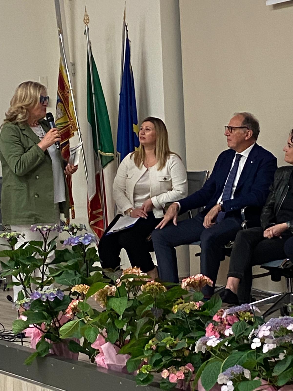 TUMORE DELLA MAMMELLA - PARLIAMONE INSIEME