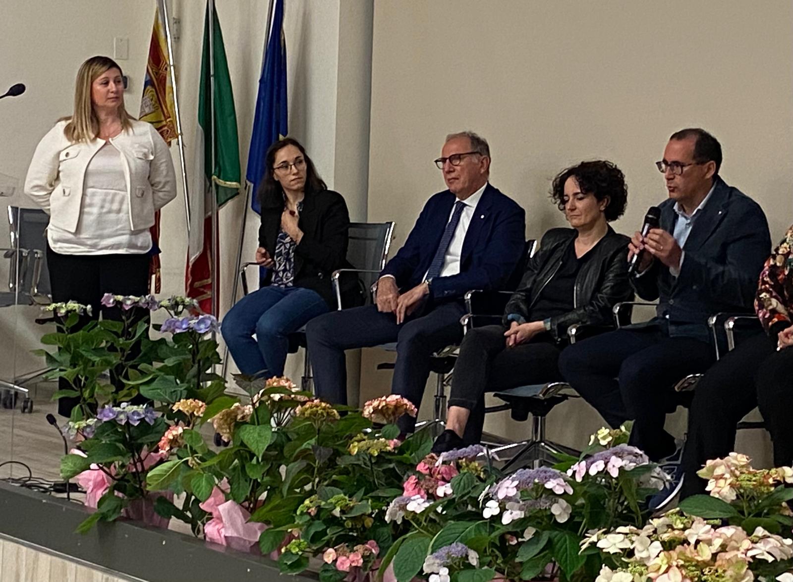 TUMORE DELLA MAMMELLA - PARLIAMONE INSIEME